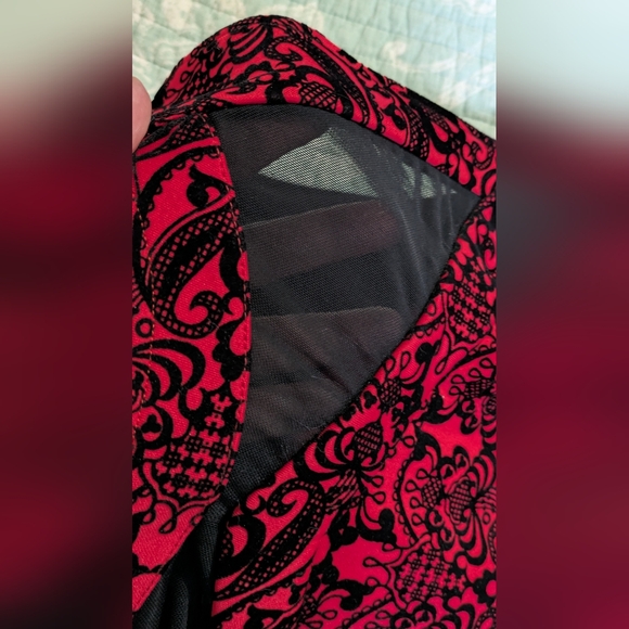eci Red And Black Flocked Dress With Lace Detail. Size 8. - Picture 3 of 11